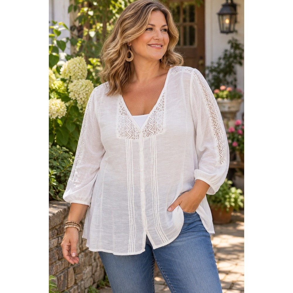 Maurices Size 2 2X White Lace Boho Blouse Romantic Cottagecore Button Front